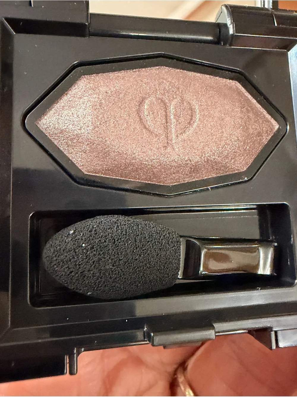 Clé de Peau Beauté Ombre CoClé de Peau Beauté Ombre Couleur Solo Satin Eye Color